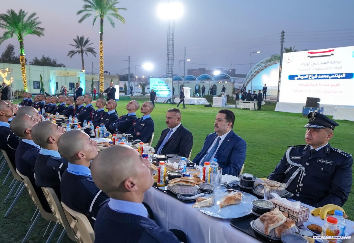 السوداني يشارك الضباط والطلبة في كلية الشرطة مائدة الإفطار لشهر رمضان.